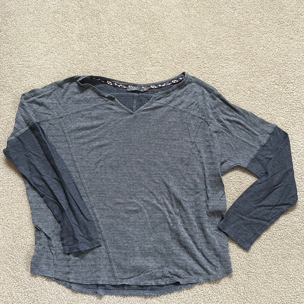 PrAna large long sleeve casual top gray